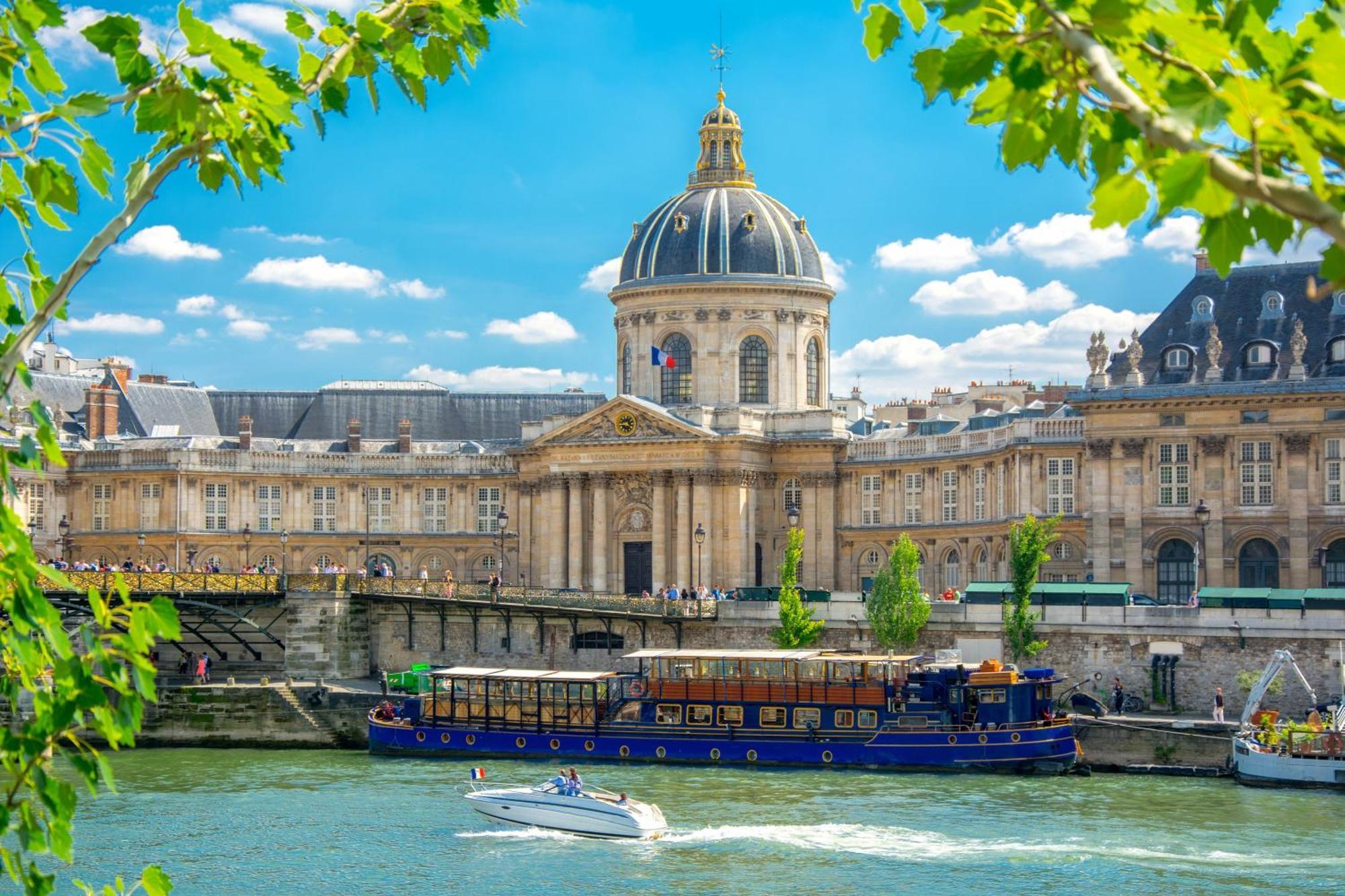Hotel Des Deux Continents Parijs